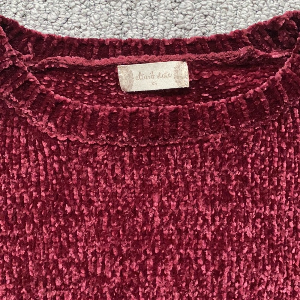 sweater - Picture 7 of 7